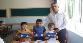 Yavuzelinde Öğrencilere Diş Fırçası Ve Macunu Dağıtıldı