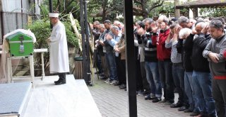Genç Yaşta Hayatını Kaybeden Öğretmeni Öğrencileri Göz Yaşlarıyla Uğurladı