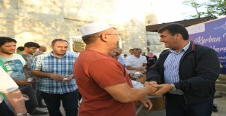 Başkan Dündar Vatandaşlarla Bayramlaştı