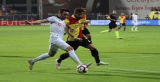 Spor Toto Süper Lig: Göztepe: 0 - Beşiktaş: 0 (İlk Yarı)