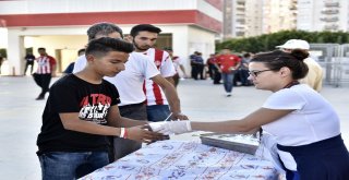 Muratpaşa Belediyesinden Maç Öncesi Aşure İkramı