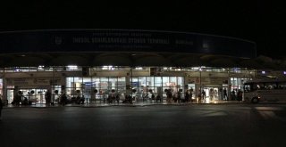 Tatil Dönüşü Otogarlarda Yoğunluk Devam Ediyor