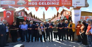 Ahilik Haftasında Kitap Fuarı Açıldı