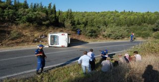 Tarım İşçilerini Taşıyan Minibüs Devrildi: 12 Yaralı