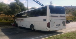 Milasta Yolcu Otobüsü Kayganlaşan Yolda Kaza Yaptı; 13 Yaralı