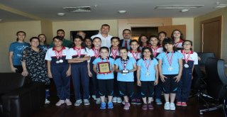 Kadın Hentbolculardan Medical Park Hastanesine Ziyaret