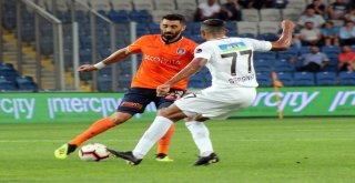 Spor Toto Süper Lig: Başakşehir: 1 - Akhisarspor: 1 (İlk Yarı)