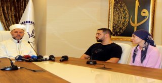 Alman Natascha Kelime-İ Şehadet Getirirken Gözyaşlarını Tutamadı