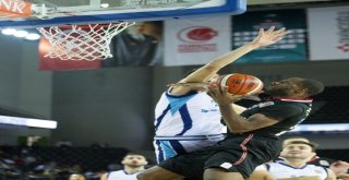 Tahincioğlu Basketbol Süper Ligi: Türk Telekom: 74 - Beşiktaş Sompo Japan: 66
