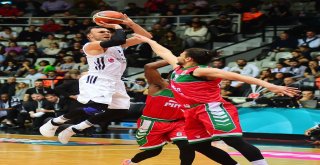 Tahincioğlu Basketbol Süper Ligi: Beşiktaş Sompo Japan: 61 - Pınar Karşıyaka: 57