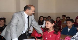 Vali İsmail Ustağlu Güroymakta Bir Dizi Açılışlar Yaptı