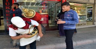 Adanalılar ‘Meyan Şerbeti İle Hem Serinliyor Hem De Sağlığını Koruyor