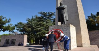 Balıkesirde Cumhuriyet Bayramı Çelenk Sunumu İle Başladı