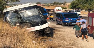 Fethiye-Antalya Yolunda Otobüs Yoldan Çıktı: 25 Yaralı