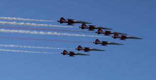 Türk Yıldızlarından Rizede Nefes Kesen Gösteri