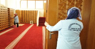 İbadethaneler Bayrama Hazır