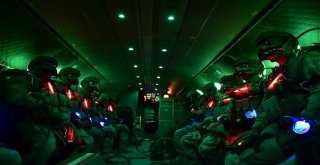 Özel Kuvvetlere Paraşüt Eğitimi