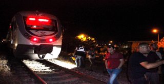 Evini İki Kez Ateşe Veren Kadın, Tren Raylarında İntihar Etti