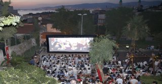 Konakta Açık Hava Sinema Keyfi Başladı