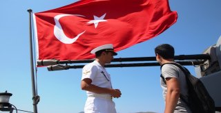 Bodrumda Savaş Gemisine Akın Ettiler