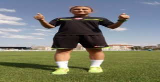 (Özel Haber) Mahalle Maçlarından Futbol Hakemliğine Uzanan Tutku