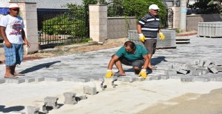 Edremit Belediyesi Bir Ayda 80 Bin Metrekare Parke Taş Döşedi