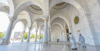 İBADETE AÇILACAK CAMİLERDE TEMİZLİK VE DEZENFEKSİYON