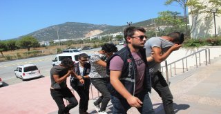 Şaşkın Hırsızlar Çaldıkları Para Kasasını Kaçarken Düşürdü