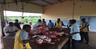 Reyhanlı İyilik Der Afrikada Kurban Dağıttı