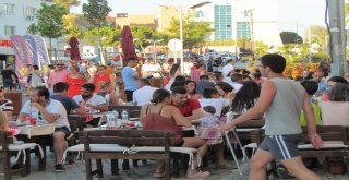 Ünlü Tatil Merkezi Çeşme Bu Yılda Capcanlı