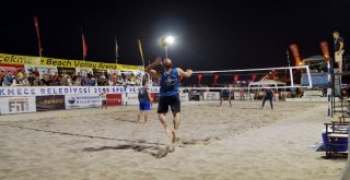 Büyükçekmecede Beach Volley Rüzgarı Esti