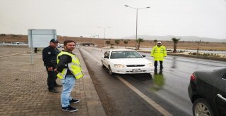 Kaymakam Düzgünden Görev Başındaki Trafik Polislerine Ziyaret