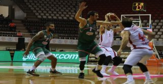 Tahincioğlu Basketbol Süper Ligi: Gaziantep Basketbol: 73 - Banvit: 69