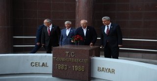 Kılıçdaroğlu, Celal Bayarın Kabrini Ziyaret Etti