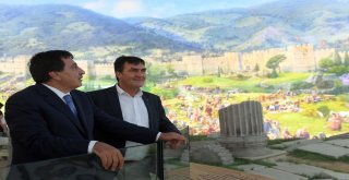 Vali Küçük, Panorama 1326 Fetih Müzesine Hayran Kaldı