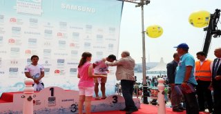 Türkiye Milli Olimpiyat Komitesi Tarafından Boğaziçi Kıtalararası Yüzme Yarışının Bu Yıl 30Uncusu Gerçekleşti