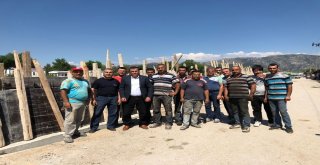 Eğirdirde Sanayi Esnafına Set Olan Duvar İnşaatı Durduruldu