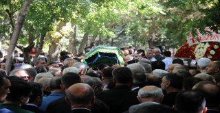 Ünal Karamanın Annesi Konyada Dualarla Defnedildi