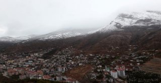 Gümüşhanenin Yüksekleri Beyaza Büründü