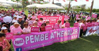 Şarkıcı Burcu Güneşten Pembe Konser