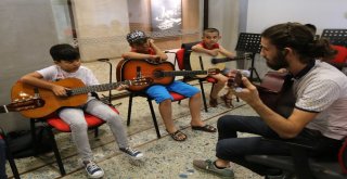 Büyükşehir Çocukların Hayatına Dokunmaya Devam Ediyor