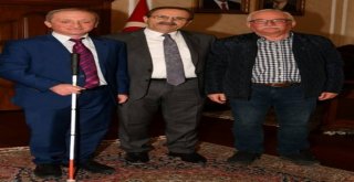 Zihni Şahine Ziyaretçi Akını