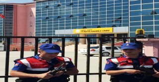 Aynı İsimli Yanlış İlçedeki Okula Giden Öğrenciler Sinir Krizi Geçirdi