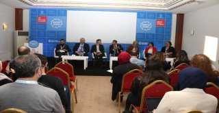 Göçmenlerin Uyumu Zirvede Tartışıldı