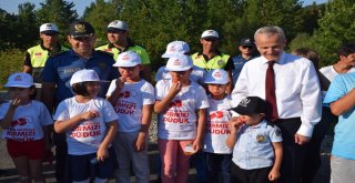 Kırmızı Düdük İle Bartında Kontrol Çocuklarda