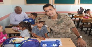 Yavuzelinde Öğrencilere Diş Fırçası Ve Macunu Dağıtıldı