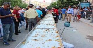 79 Metrelik Künefe 5 Dakikada Tükendi