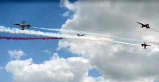 Türk Yıldızları Teknofestte Nefesleri Kesti