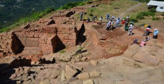 Tarihi Kurul Kalesinde Kazı Çalışmaları Başladı