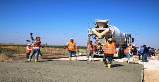 Büyükşehirde Beton Yol Uygulaması Sürüyor